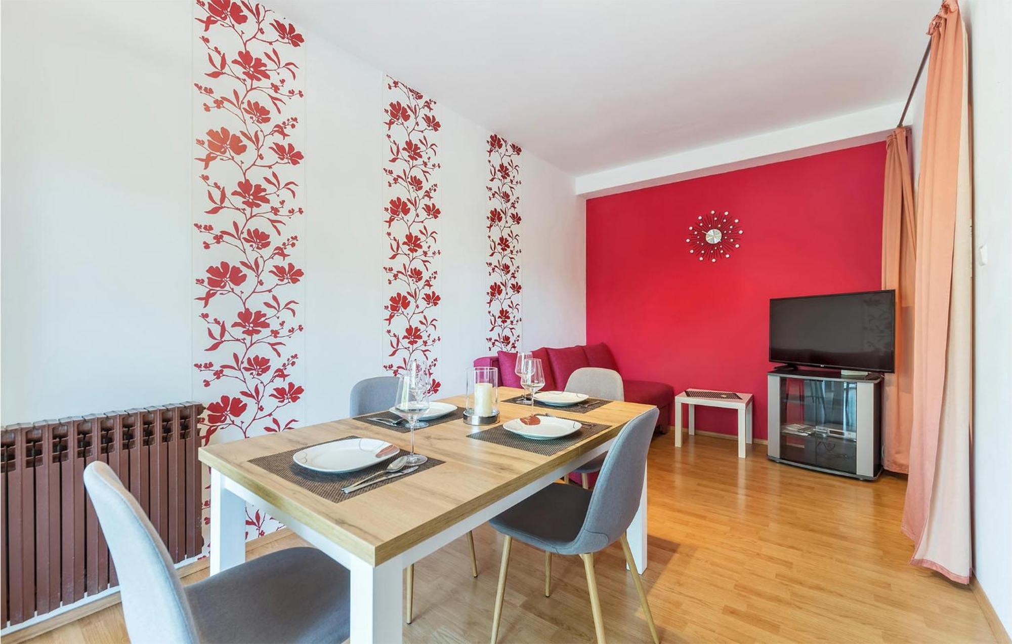 2 Bedroom Beautiful Apartment In Valtura Bagian luar foto